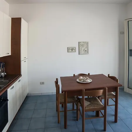 Le Bianche Con Patio Privato A Un Passo Dal Mare *