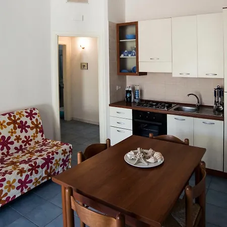 Le Bianche Con Patio Privato A Un Passo Dal Mare Apartment Torre Suda